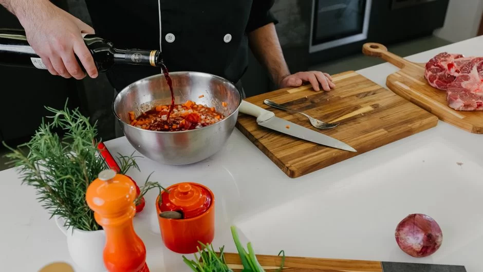 Le Creuset Shopping Guide: Curated Kitchen Buying