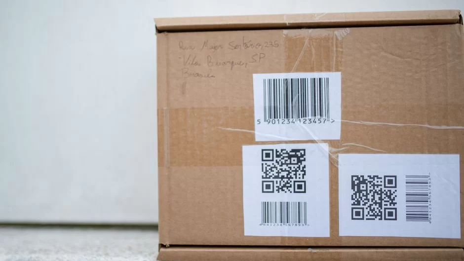 Private Label QR smart label on a bin ed